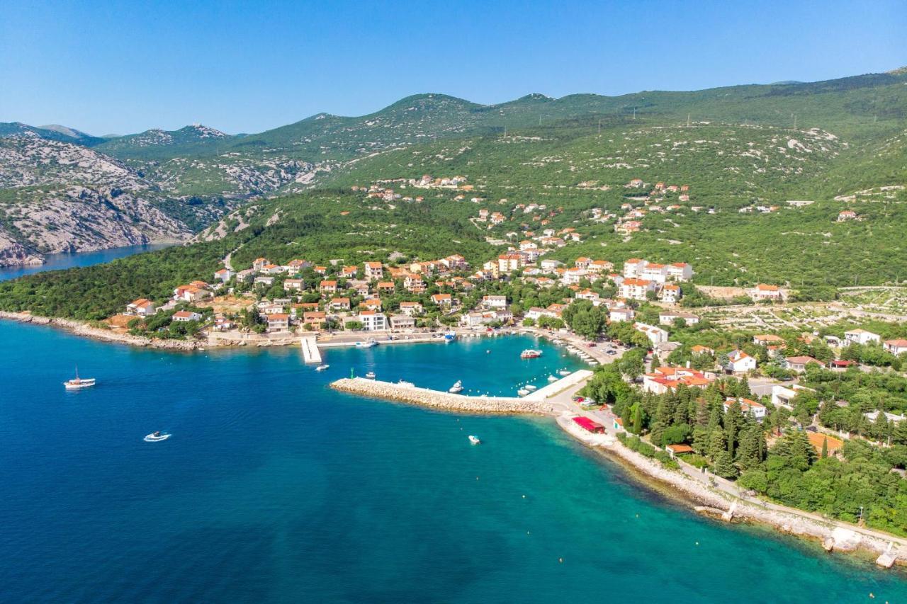 Apartments By The Sea Klenovica, Novi Vinodolski - 5581 Kültér fotó